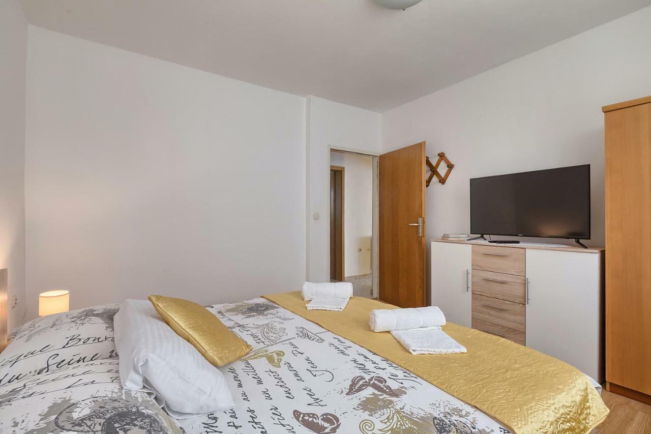 Apartman D&D, Dvorine 63 بنجول المظهر الخارجي الصورة