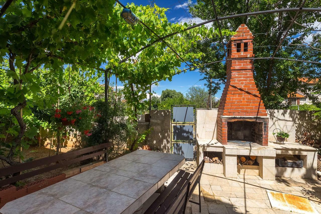 Apartman D&D, Dvorine 63 بنجول المظهر الخارجي الصورة