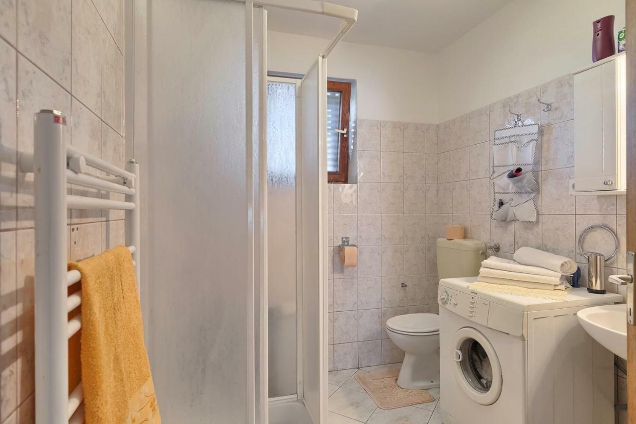 Apartman D&D, Dvorine 63 بنجول المظهر الخارجي الصورة