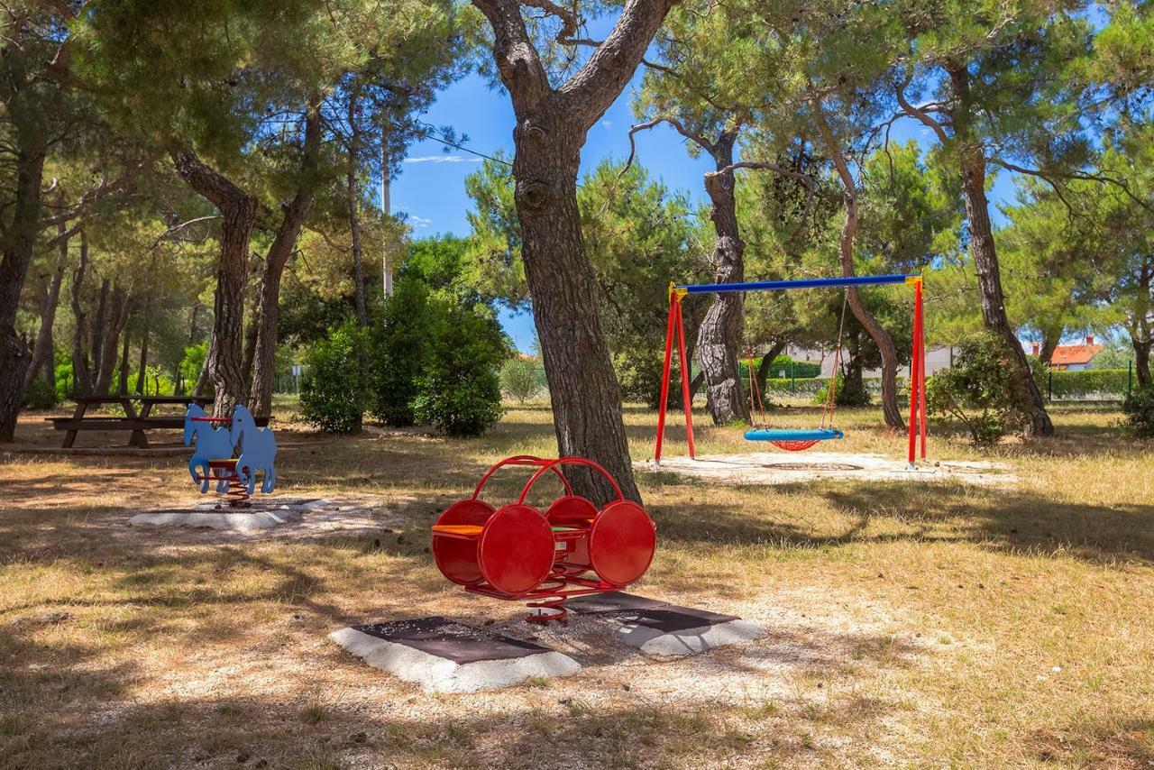 Apartman D&D, Dvorine 63 بنجول المظهر الخارجي الصورة
