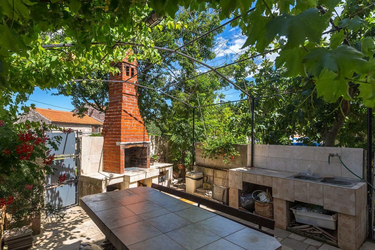 Apartman D&D, Dvorine 63 بنجول المظهر الخارجي الصورة