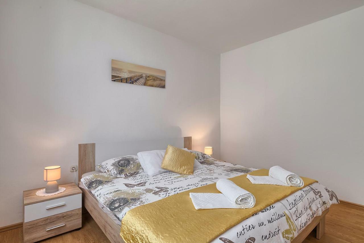 Apartman D&D, Dvorine 63 بنجول المظهر الخارجي الصورة